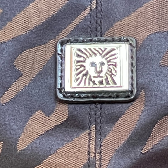 ANNE KLEIN BLACK & BROWN ZEBRA PRINT SHOULDER BAG. Reptile print bottom/handles. - Picture 9 of 10